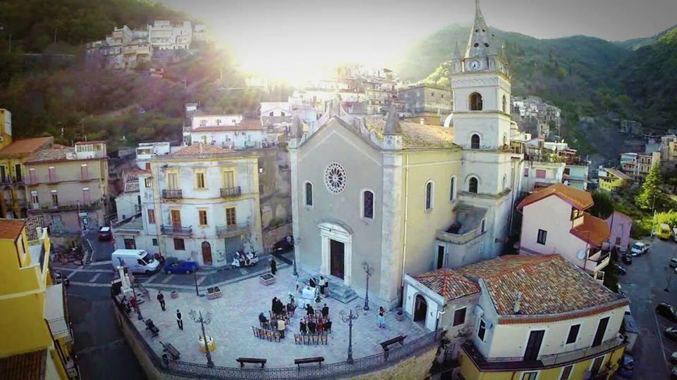 Готель Le Giare Itala Екстер'єр фото
